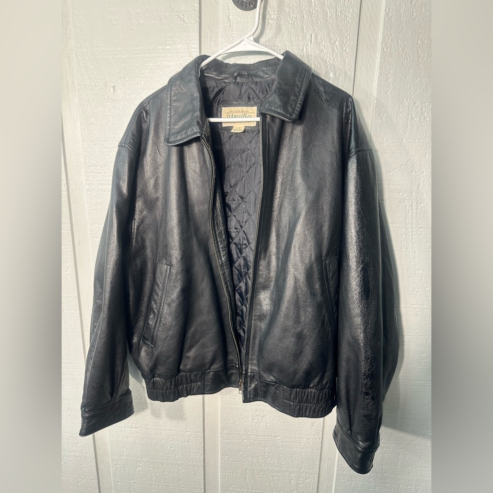 St. John’s Bay Vintage Black Leather Bomber Jacket Size Large EUC